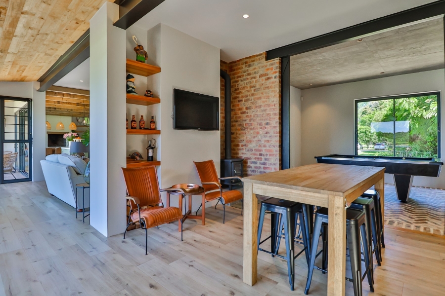 4 Bedroom Property for Sale in Keurboomstrand Western Cape